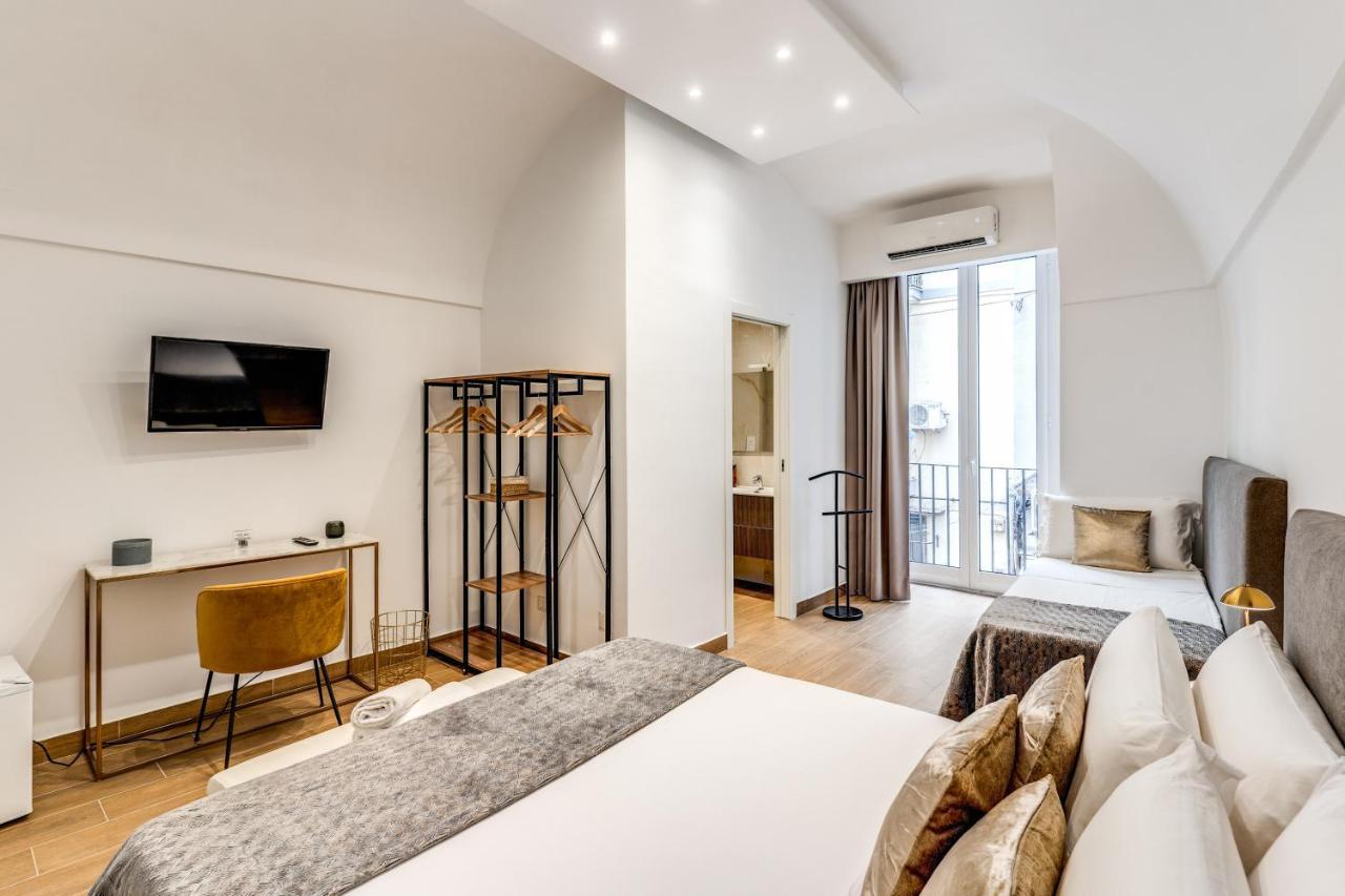 Domus Partenopea Guest house *