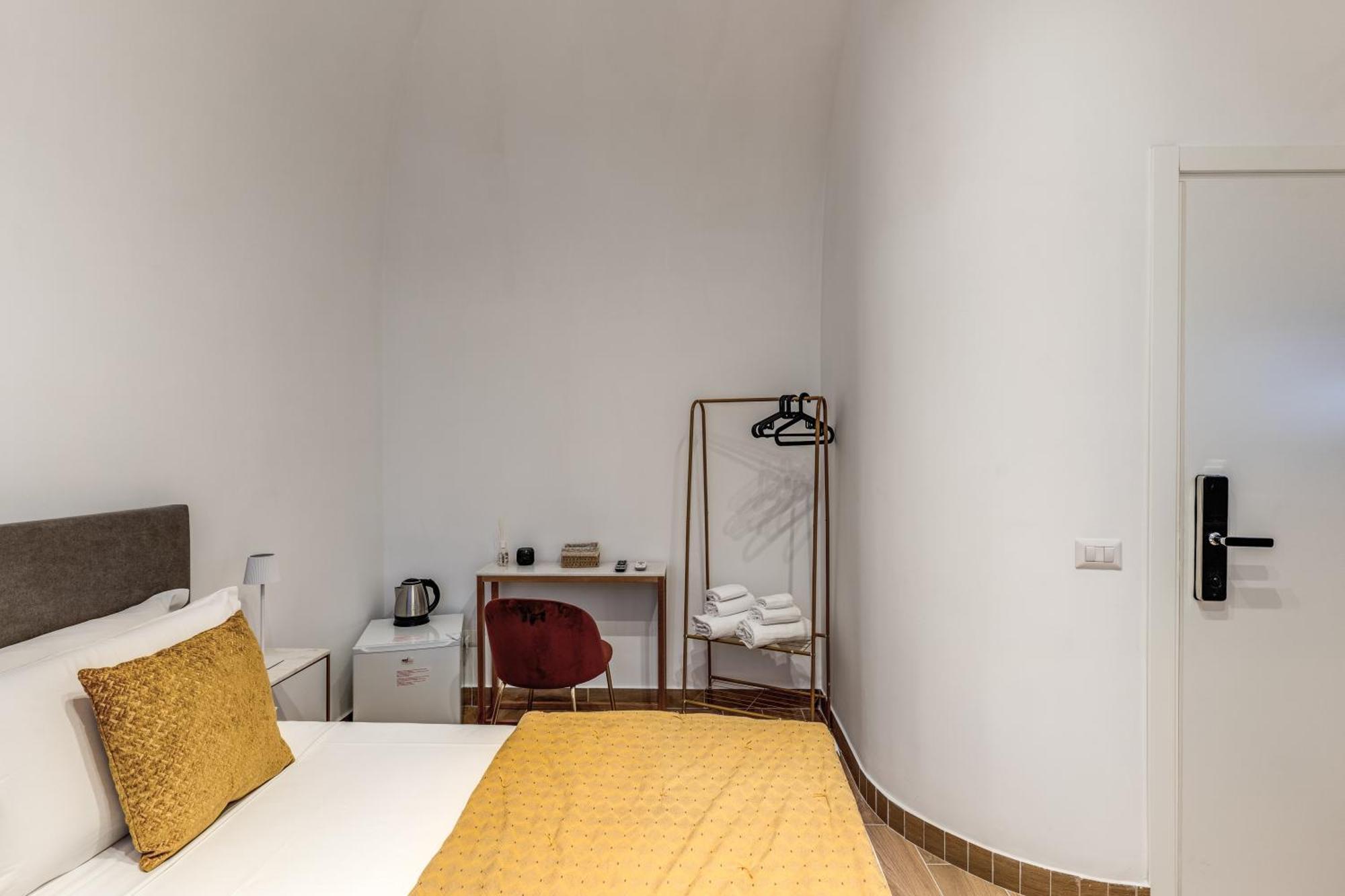 Domus Partenopea Gasthof *